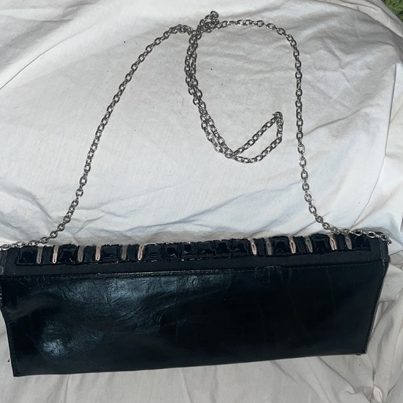 FREE w/ 25$+ Purchase Urban Expressions Beaded Front Long Statement Clutch - Picture 4 of 11